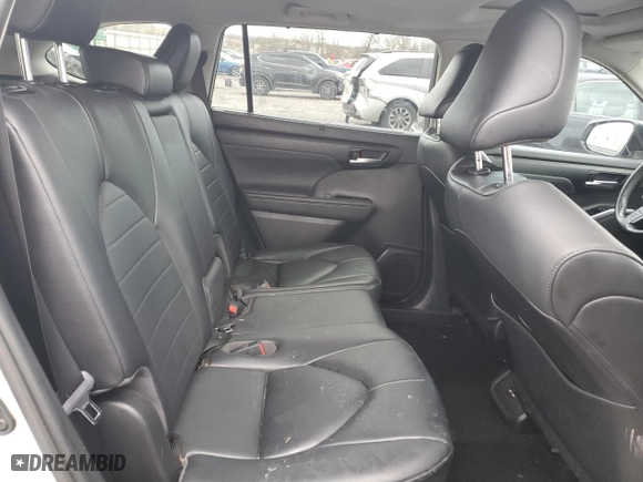2020 Toyota Highlander XLE with VIN 5TDGZRAH6LS030621, listed as a Copart auction lot 43591905 with 130,403 mi miles and Salvage Title. Bid and sale history available at carsss.com. Image 12.