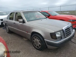 1993 Mercedes-Benz 400 with VIN WDBEA34EXPB944380, listed as a Copart auction lot 73791114 with 143,014 mi miles and Salvage Title. Bid and sale history available at carsss.com. Image 4.