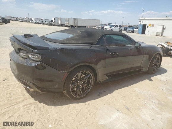 2020 Chevrolet Camaro ZL1 with VIN 1G1FJ3D62L0105059, listed as a Copart auction lot 69862534 with 0 mi miles and Salvage Title. Bid and sale history available at carsss.com. Image 3.
