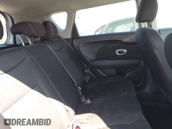 2015 Kia Soul with VIN KNDJN2A24F7793515, listed as a IAAI auction lot 41921297 with 111,967 mi miles. Bid and sale history available at carsss.com. Image 8.