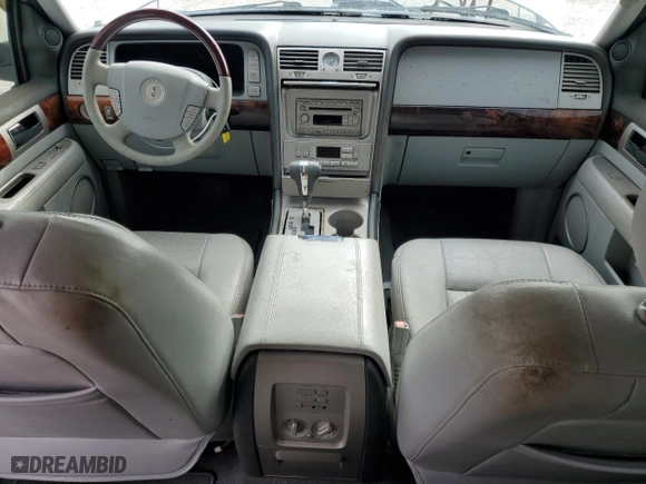 2005 Lincoln Navigator Luxury with VIN 5LMFU27525LJ24507, listed as a Copart auction lot 85340054 with 0 mi miles and Non Repairable. Bid and sale history available at carsss.com. Image 8.