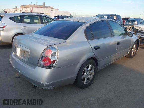 2002 Nissan Altima S with VIN 1N4AL11D72C174190, listed as a IAAI auction lot 41390812 with 171,646 mi miles. Bid and sale history available at carsss.com. Image 4.