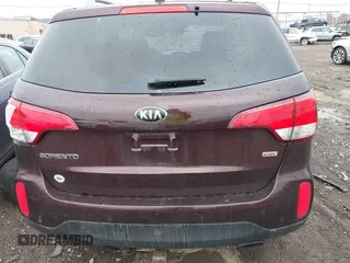 2015 Kia Sorento LX with VIN 5XYKTCA63FG585728, listed as a IAAI auction lot 42424806 with 191,894 mi miles and . Bid and sale history available at DreamBid. Image 17.