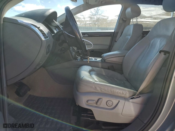 2007 Audi Q7 Premium with VIN WA1BV74L97D089684, listed as a Copart auction lot 46530464 with 133,732 mi miles and Salvage Title. Bid and sale history available at carsss.com. Image 7.