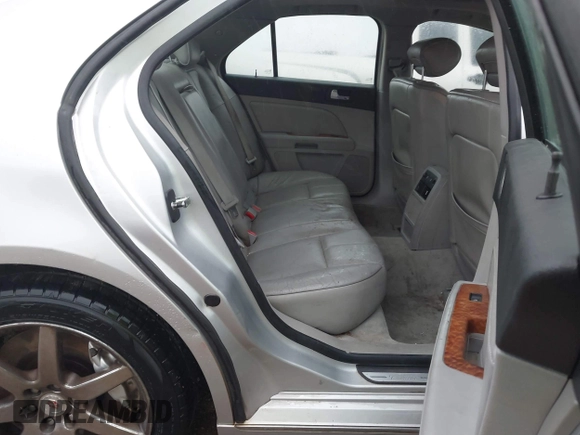 2010 Cadillac STS AWD z VIN 1G6DU6EV4A0114410, wystawiony jako IAAI lot #41301240 z przebiegiem 120 023 mil mil oraz . Historia ofert i sprzedaży dostępna na DreamBid. Obrazek 8.