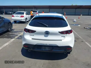 2021 Mazda 3 Select z VIN JM1BPAKLXM1321304, wystawiony jako IAAI lot #42289747 z przebiegiem Nie podano mil oraz . Historia ofert i sprzedaży dostępna na DreamBid. Obrazek 17.