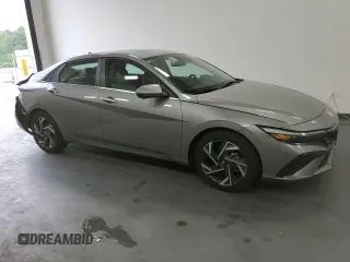 2024 Hyundai Elantra Limited z VIN KMHLP4DGXRU802905, wystawiony jako Copart lot #60417315 z przebiegiem 15 039 mil mil oraz Czysty tytuł • Clean title. Historia ofert i sprzedaży dostępna na DreamBid. Obrazek 4.