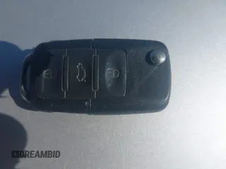 2008 Volkswagen Jetta S z VIN 3VWJM71K88M021296, wystawiony jako IAAI lot #42083787 z przebiegiem 170 777 mil mil oraz . Historia ofert i sprzedaży dostępna na DreamBid. Obrazek 11.