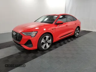 2021 Audi e-tron Sportback Prestige z VIN WA13AAGEXMB030421, wystawiony jako Copart lot #58747825 z przebiegiem 55 896 mil mil oraz Tytuł czysty. Historia ofert i sprzedaży dostępna na DreamBid. Obrazek 2.