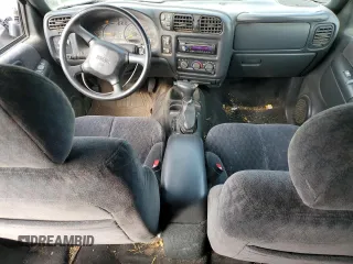 2001 GMC Jimmy SLT with VIN 1GKDT13W412121445, listed as a Copart auction lot 76842164 with 277,068 mi miles and Salvage Title. Bid and sale history available at carsss.com. Image 8.
