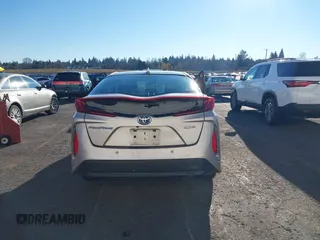 2020 Toyota Prius LE z VIN JTDKARFP6L3145576, wystawiony jako IAAI lot #41009752 z przebiegiem 35 375 mil mil oraz . Historia ofert i sprzedaży dostępna na DreamBid. Obrazek 17.