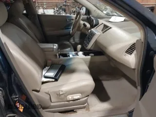 2006 Nissan Murano SL z VIN JN8AZ08W66W550526, wystawiony jako IAAI lot #42308057 z przebiegiem 87 638 mil mil oraz . Historia ofert i sprzedaży dostępna na DreamBid. Obrazek 5.