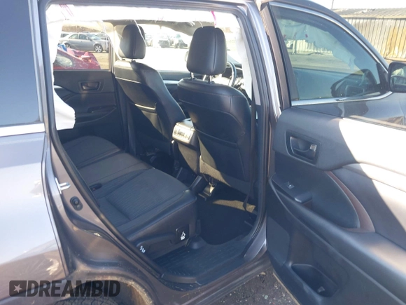 2019 Toyota Highlander LE with VIN 5TDBZRFH0KS960077, listed as a IAAI auction lot 41222178 with 125,800 mi miles and . Bid and sale history available at DreamBid. Image 8.