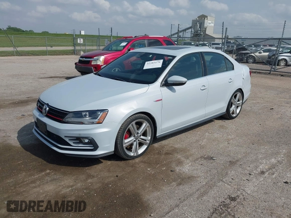 2017 Volkswagen Jetta GLI z VIN 3VW5T7AJ0HM338792, wystawiony jako IAAI lot #42285176 z przebiegiem 95 566 mil mil oraz . Historia ofert i sprzedaży dostępna na DreamBid. Obrazek 17.