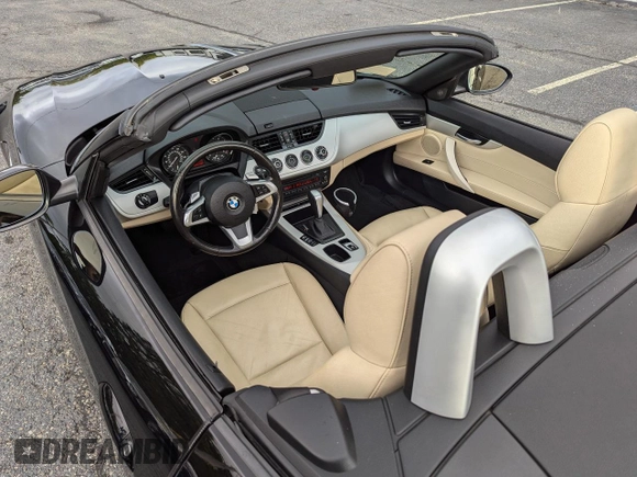 2009 BMW Z4 sDrive30i with VIN WBALM53559E161379, listed as a Copart auction lot 44789735 with 85,105 mi miles and Clean Title. Bid and sale history available at carsss.com. Image 6.
