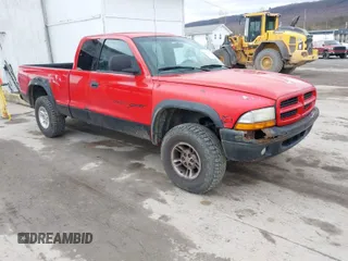 1998 Dodge Dakota SLT with VIN 1B7GG22Y1WS519712, listed as a IAAI auction lot 41913541 with 232,892 mi miles. Bid and sale history available at carsss.com. Image 1.