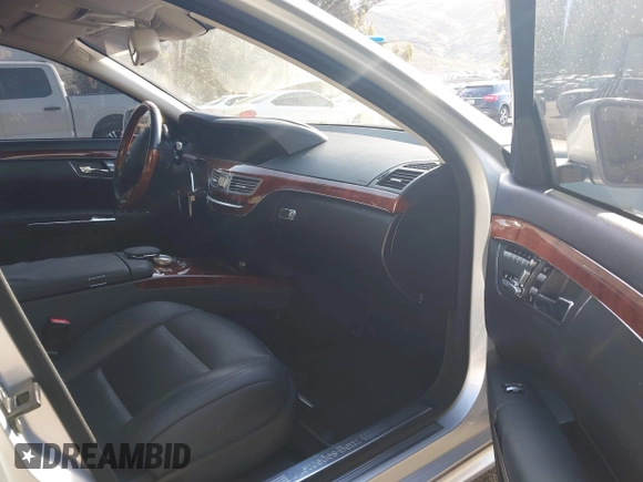 2010 Mercedes-Benz S 550 with VIN WDDNG7BB9AA287204, listed as a IAAI auction lot 41938723 with 120,576 mi miles and . Bid and sale history available at DreamBid. Image 5.