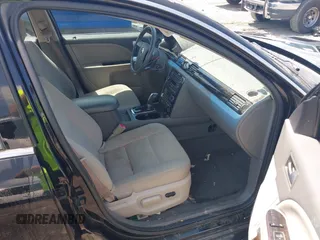 2008 Mercury Sable with VIN 1MEHM40W18G625706, listed as a IAAI auction lot 42115549 with 176,557 mi miles. Bid and sale history available at carsss.com. Image 5.