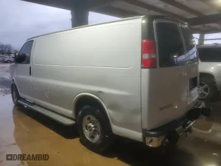 2019 GMC Savana Cargo Van with VIN 1GTW7AFG2K1293185, listed as a Copart auction lot 85685444 with 166,770 mi miles and Salvage Title. Bid and sale history available at carsss.com. Image 2.