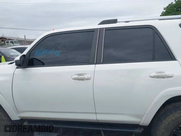 2018 Toyota 4Runner SR5 с VIN JTEZU5JR8J5187543, выставлен на аукционе IAAI как лот 42247276 с пробегом 101 405 миль миль и . История ставок и продаж доступна на DreamBid. Изображение 15.