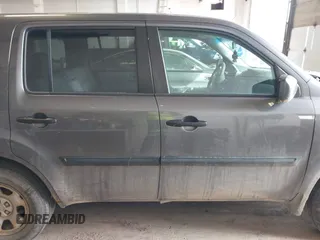 2012 Honda Pilot LX with VIN 5FNYF4H23CB015371, listed as a IAAI auction lot 41852341 with 180,000 mi miles and . Bid and sale history available at carsss.com. Image 13.