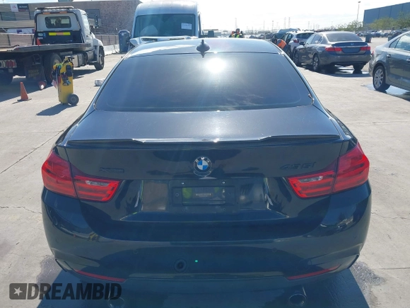2015 BMW 4 Series 435i xDrive z VIN WBA3R5C59FK189457, wystawiony jako IAAI lot #41717989 z przebiegiem 116 402 mil mil oraz . Historia ofert i sprzedaży dostępna na DreamBid. Obrazek 16.