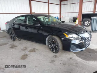 2024 Nissan Altima SR z VIN 1N4BL4CV9RN372862, wystawiony jako IAAI lot #42377093 z przebiegiem 27 176 mil mil oraz . Historia ofert i sprzedaży dostępna na DreamBid. Obrazek 1.