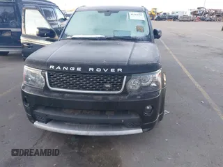 2013 Land Rover Range Rover Sport SC with VIN SALSH2E42DA795635, listed as a IAAI auction lot 41312989 with 144,698 mi miles. Bid and sale history available at carsss.com. Image 6.