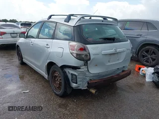 2006 Toyota Matrix STD z VIN 2T1KR32E96C579254, wystawiony jako IAAI lot #42510755 z przebiegiem 226 066 mil mil oraz . Historia ofert i sprzedaży dostępna na DreamBid. Obrazek 3.