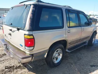 1997 Ford Explorer XLT with VIN 1FMDU32P3VZA18590, listed as a IAAI auction lot 42694445 with 137,939 mi miles and . Bid and sale history available at DreamBid. Image 4.