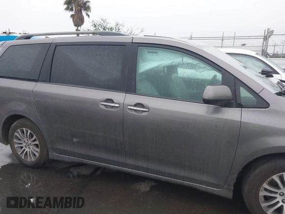2018 Toyota Sienna XLE Auto Access Seat with VIN 5TDYZ3DC0JS917727, listed as a IAAI auction lot 41746005 with 130,565 mi miles and . Bid and sale history available at DreamBid. Image 13.