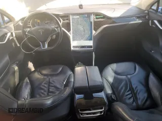 2014 Tesla Model S 60 z VIN 5YJSA1H13EFP52938, wystawiony jako Copart lot #56050055 z przebiegiem 125 376 mil mil oraz Czysty tytuł • Clean title. Historia ofert i sprzedaży dostępna na DreamBid. Obrazek 8.