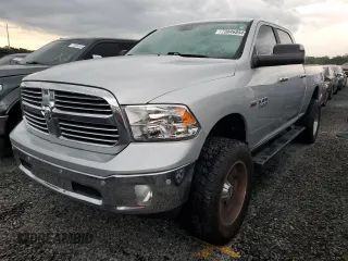 2018 Ram 1500 Big Horn z VIN 1C6RR6TT7JS266697, wystawiony jako Copart lot #73846884 z przebiegiem 52 467 mil mil oraz Szkoda całkowita • Salvage title. Historia ofert i sprzedaży dostępna na DreamBid. Obrazek 1.