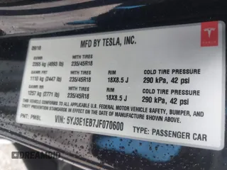2018 Tesla Model 3 Long Range Battery z VIN 5YJ3E1EB7JF070600, wystawiony jako IAAI lot #42324240 z przebiegiem 68 804 mil mil oraz . Historia ofert i sprzedaży dostępna na DreamBid. Obrazek 9.