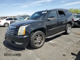 2008 Cadillac Escalade z VIN 1GYEC63838R192226, wystawiony jako Copart lot #52888045 z przebiegiem 184 368 mil mil oraz Szkoda całkowita • Salvage title. Historia ofert i sprzedaży dostępna na DreamBid. Obrazek 1.