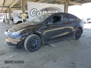 2024 Tesla Model Y Long Range с VIN 7SAYGDEE8RF983280, выставлен на аукционе Copart как лот 55417555 с пробегом 52 273 миль миль и Списание • Salvage title. История ставок и продаж доступна на DreamBid. Изображение 1.