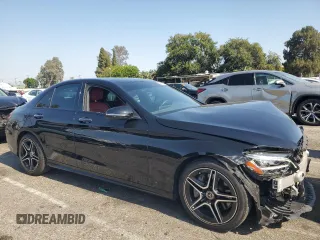 2019 Mercedes-Benz C 300 z VIN 55SWF8DB6KU300132, wystawiony jako Copart lot #62847335 z przebiegiem 82 533 mil mil oraz Szkoda całkowita • Salvage title. Historia ofert i sprzedaży dostępna na DreamBid. Obrazek 4.