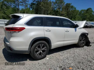 2018 Toyota Highlander LE z VIN 5TDZARFH0JS036985, wystawiony jako Copart lot #54472975 z przebiegiem 128 131 mil mil oraz Szkoda całkowita • Salvage title. Historia ofert i sprzedaży dostępna na DreamBid. Obrazek 3.