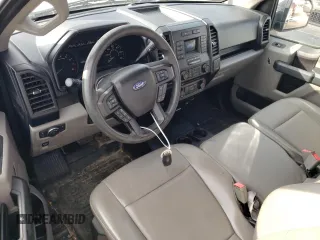 2018 Ford F-150 XL z VIN 1FTMF1CB5JKF66938, wystawiony jako Copart lot #53267555 z przebiegiem 89 692 mil mil oraz Szkoda całkowita • Salvage title. Historia ofert i sprzedaży dostępna na DreamBid. Obrazek 8.