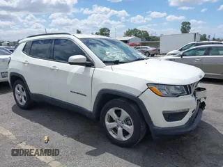 2020 Jeep Compass Latitude z VIN 3C4NJCBB4LT141695, wystawiony jako IAAI lot #42248618 z przebiegiem 31 123 mil mil oraz . Historia ofert i sprzedaży dostępna na DreamBid. Obrazek 1.