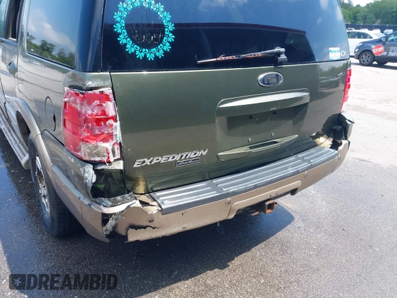 2004 Ford Expedition Eddie Bauer z VIN 1FMFU17L44LB14619, wystawiony jako IAAI lot #42112071 z przebiegiem 263 040 mil mil oraz . Historia ofert i sprzedaży dostępna na DreamBid. Obrazek 6.