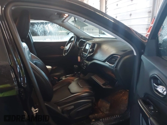 2019 Jeep Cherokee Trailhawk Elite with VIN 1C4PJMBX5KD278921, listed as a IAAI auction lot 41843126 with 139,431 mi miles. Bid and sale history available at carsss.com. Image 5.