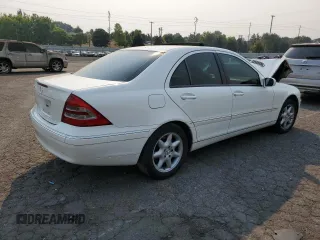 2004 Mercedes-Benz C 320 with VIN WDBRF64J64F449079, listed as a Copart auction lot 70637514 with 130,830 mi miles and Salvage Title. Bid and sale history available at DreamBid. Image 3.
