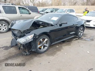 2016 Ford Mustang V6 z VIN 1FA6P8AM0G5201793, wystawiony jako IAAI lot #41620599 z przebiegiem 78 576 mil mil oraz . Historia ofert i sprzedaży dostępna na DreamBid. Obrazek 16.
