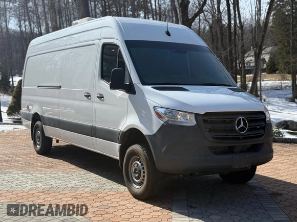 2022 Mercedes-Benz Sprinter with VIN W1Y4ECVY0NT105206, listed as a Copart auction lot 52155085 with 12,000 mi miles and Clean Title. Bid and sale history available at DreamBid. Image 1.
