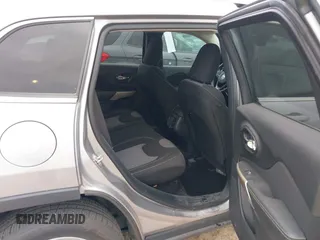 2018 Jeep Cherokee Latitude with VIN 1C4PJLCX4JD559096, listed as a IAAI auction lot 41925282 with 127,488 mi miles and . Bid and sale history available at DreamBid. Image 8.