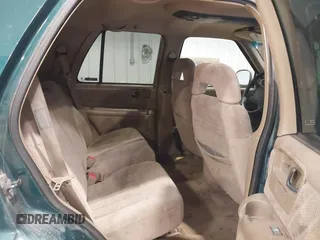 1997 Chevrolet Blazer LS z VIN 1GNDT13W9V2208184, wystawiony jako IAAI lot #42156700 z przebiegiem 251 216 mil mil oraz . Historia ofert i sprzedaży dostępna na DreamBid. Obrazek 8.