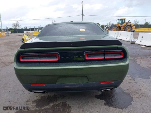 2020 Dodge Challenger SXT with VIN 2C3CDZAG7LH134915, listed as a IAAI auction lot 40704472 with 92,142 mi miles. Bid and sale history available at carsss.com. Image 16.