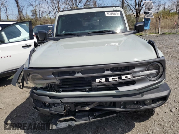 2021 Ford Bronco with VIN 1FMDE5BH0MLA87532, listed as a Copart auction lot 54229225 with 35,741 mi miles and Salvage title. Bid and sale history available at DreamBid. Image 5.