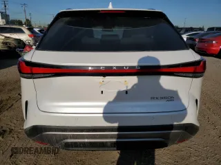 2024 Lexus RX 350h z VIN 2T2BBMCA3RC060822, wystawiony jako Copart lot #50063055 z przebiegiem 838 mil mil oraz Szkoda całkowita • Salvage title. Historia ofert i sprzedaży dostępna na DreamBid. Obrazek 6.